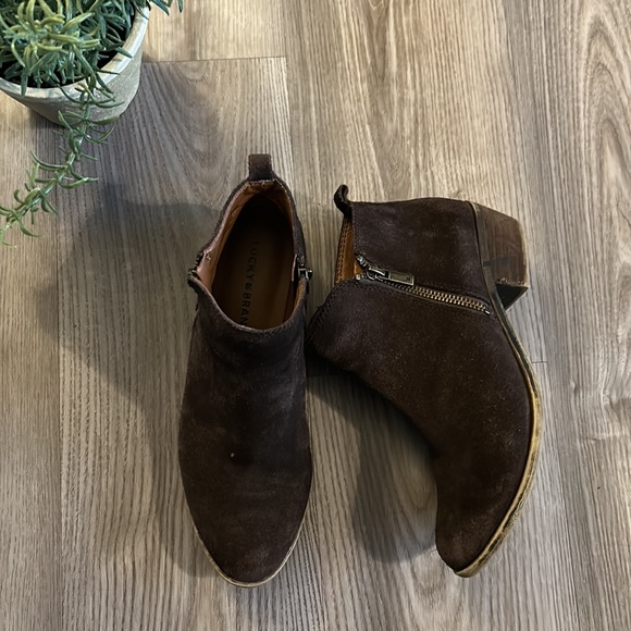 LUCKY BRAND DARK BROWN GENUINE SUEDE LK-BASEL ANKLE BOOTIES SIZE 7.5 - Picture 2 of 10